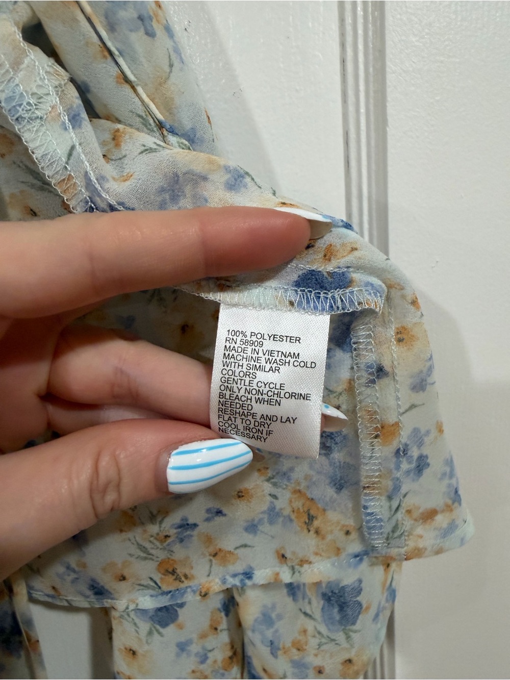 Chelsea & Violet Blue and Cream Floral Maxi with Sheer Jacket - Picture 4 of 10